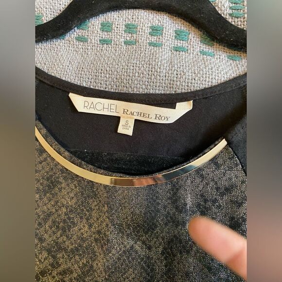 COPY - Rachel Roy, Metallic Snake Print Sleeveless Top w/Silver Necklace Size S - Picture 6 of 7